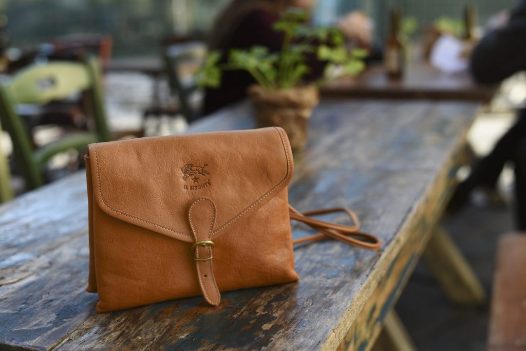 Small Shoulder Bag In Naturally Tanned Cowhide Leather Il
